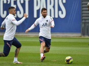 Lionel Messi: Argentine star has to wait before making PSG debut