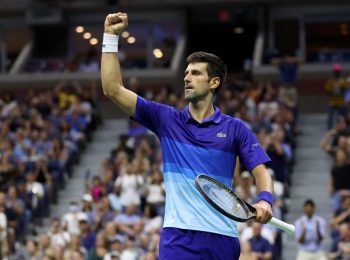 Djokovic battles to reach US Open quarter-finals