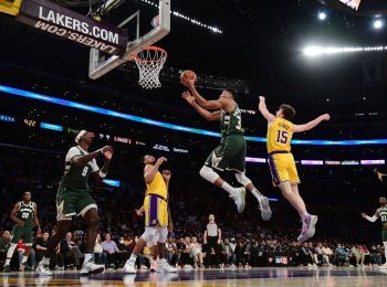 NBA roundup: Giannis Antetokounmpo scores 44 in Bucks’ win over Lakers